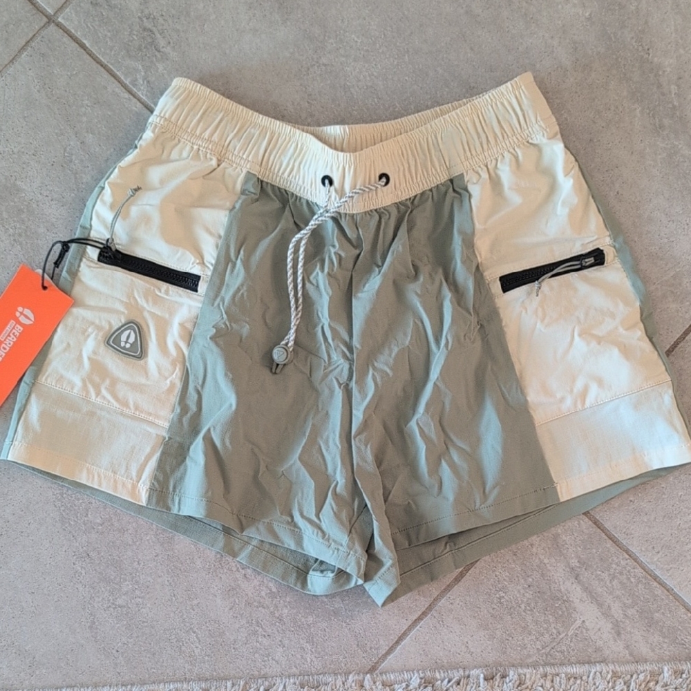 Women's Two-Tone Cargo Shorts